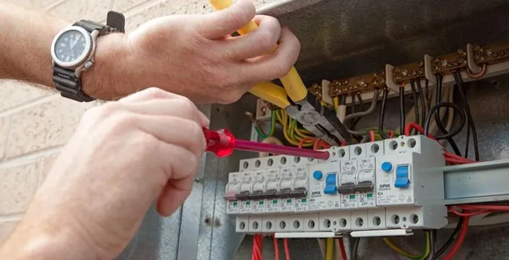 24 Hours Emergency Electrician in Singapore